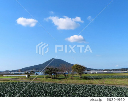 志登史跡墓群と可也山(福岡県糸島市) 志登史跡墓群と可也山(福岡県糸島市) 60294960