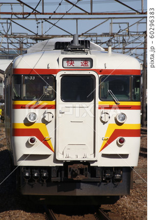 終焉近い信越本線115系（旧弥彦色・快速） 60296383