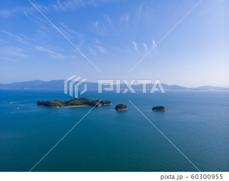岡山県瀬戸内市牛窓町のヨットハーバーと多島美絶景 岡山県瀬戸内市牛窓町のヨットハーバーと多島美絶景 60300955