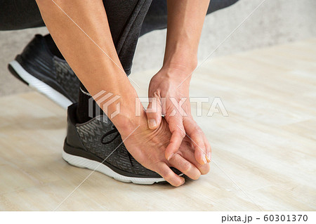 スポーツウェアを着た男性 スポーツウェアを着た男性 60301370