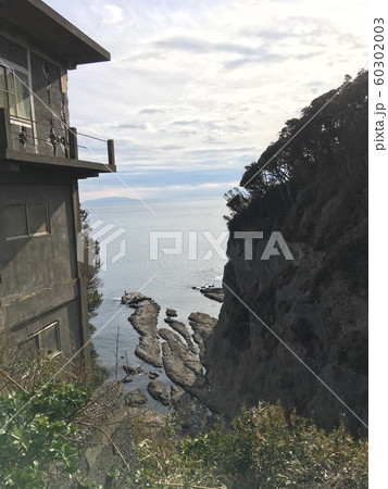 隙間から海 60302003