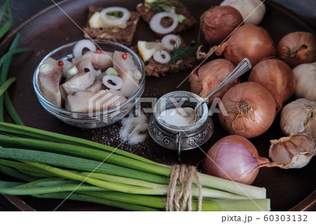 Sliced Scandinavian herring with onion and brown 60303132