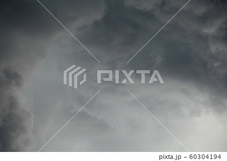 gray clouds of bad weather before the rain 60304194