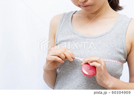 バストサイズ 60304909