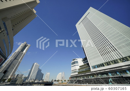 日本の横浜都市景観 横浜市新庁舎などを望む 日本の横浜都市景観 横浜市新庁舎などを望む 60307165
