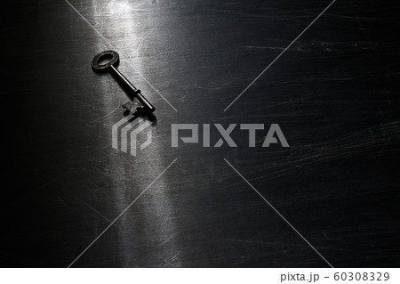 古い鍵 60308329