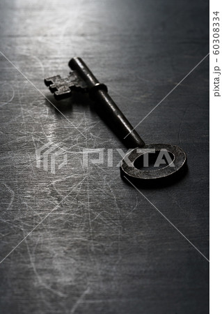 古い鍵 60308334