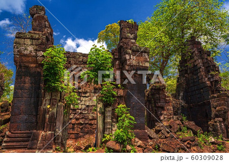 カンボジア・コーケー遺跡群の風景 4 60309028