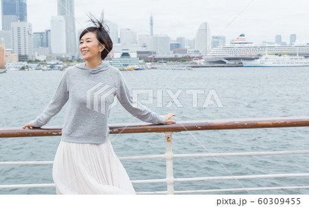 横浜旅行 山下公園界隈 旅女子 ミドル女性 横浜旅行 山下公園界隈 旅女子 ミドル女性 60309455