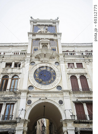 ヴェネチア　サンマルコ広場 60312775