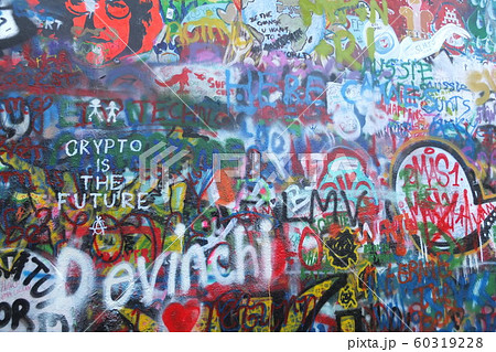 チェコ プラハ ジョン レノンの壁 の写真素材