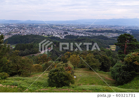 新潟県/ 春日山城跡 本丸阯 眺望(春日山城阯) 新潟県/ 春日山城跡 本丸阯 眺望(春日山城阯) 60321731