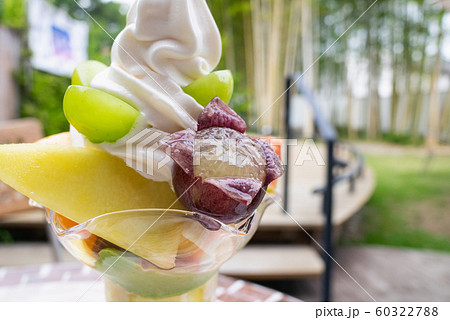 フルーツパフェ（ピオーネ、マスカット、メロン） 60322788