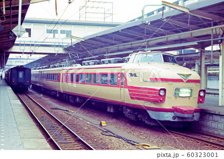 新潟駅の特急電車 60323001