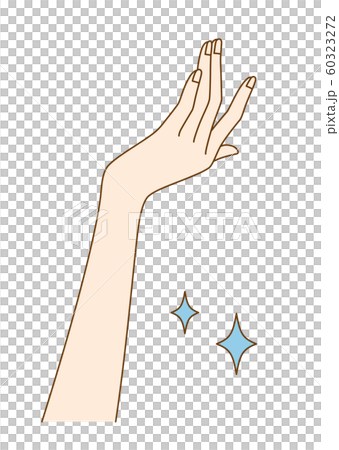 手を開いた女性の手元 60323272