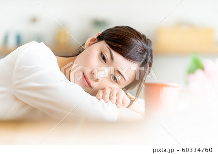 女性 60334760