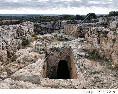 Underground tunnel entrance 60337019