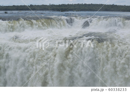 イグアスの滝　　悪魔の喉笛　　アルゼンチン側 60338233
