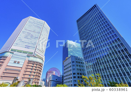 大阪　キタ　都市景観　阪急前交差点付近　　 60338961