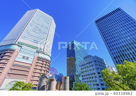 大阪 キタ 都市景観 阪急前交差点付近 大阪 キタ 都市景観 阪急前交差点付近 60338962