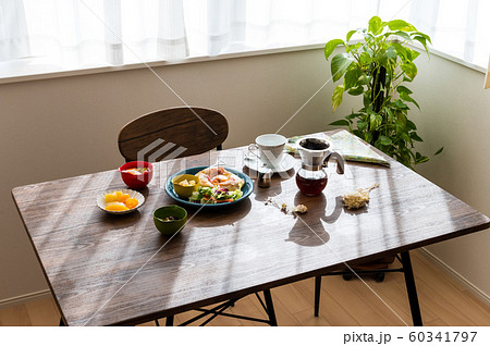 朝食　ライフスタイル 60341797