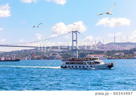 The Bosphorus strait of Istanbul, view of the Bridge and the ships 60343997