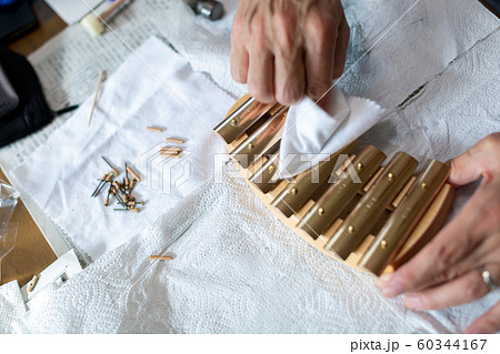 おもちゃの楽器の修理 鉄琴 おもちゃの楽器の修理 鉄琴 60344167