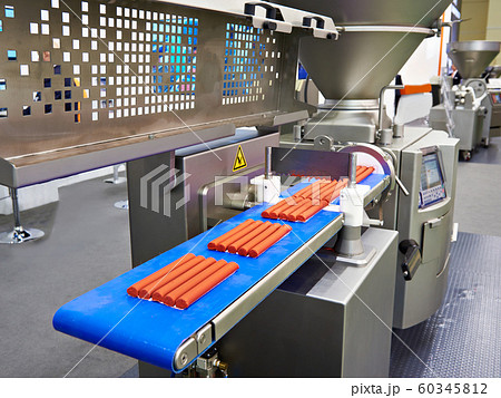 Device for portioning minced meat in food factory 60345812