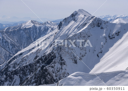 天神尾根から見た小出俣山と爼嵓 天神尾根から見た小出俣山と爼嵓 60350911