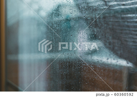 雨 窓 雨 窓 60360592