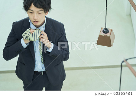 男性 ビジネスマン ライフスタイル 男性 ビジネスマン ライフスタイル 60365431