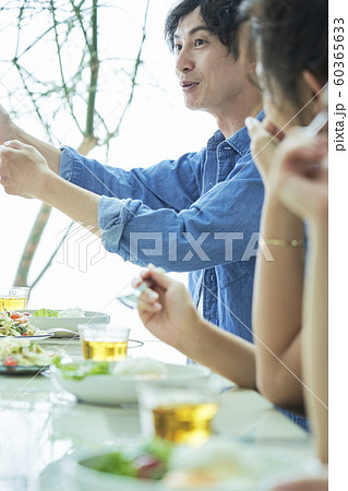 男女 カップル ライフスタイル 男女 カップル ライフスタイル 60365633