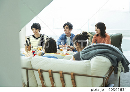 男女 仲間 ライフスタイル 男女 仲間 ライフスタイル 60365634