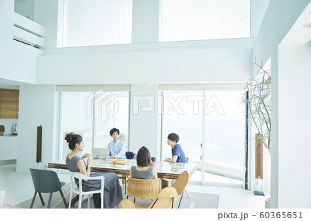 男女 仲間 ライフスタイル 男女 仲間 ライフスタイル 60365651