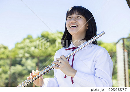 中学生　高校生　フルート 60368377