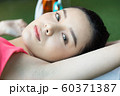 女性　スポーツ　水泳 60371387