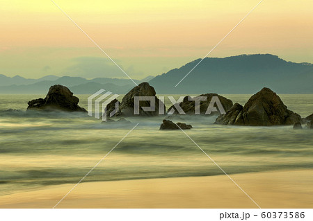 岩 石 グー 60373586