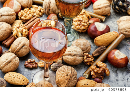 Autumn nutty liquor Autumn nutty liquor 60373693