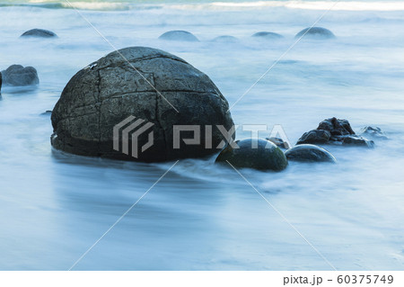 ニュージーランド　モエラキ　モエラキ・ボルダーズ 60375749