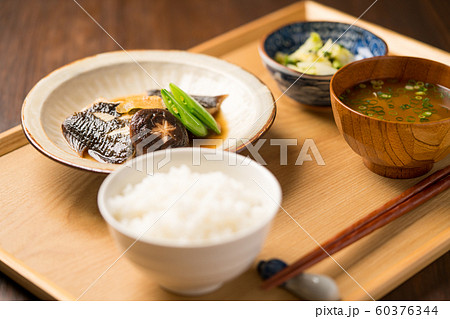 カレイの煮付定食 60376344