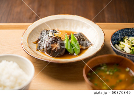 カレイの煮付定食 カレイの煮付定食 60376349