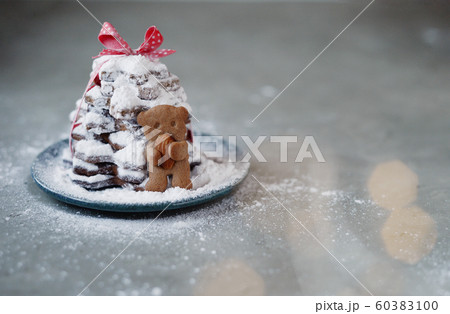 Alternative gingerbread Christmas tree Alternative gingerbread Christmas tree 60383100
