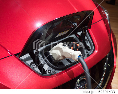 電気自動車の充電ポート 電気自動車の充電ポート 60391433