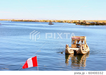 チチカカ湖 60400332
