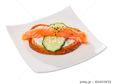 Sandwich with salmon, cucumber, sauce 60403950