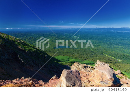 北海道・阿寒国立公園 雌阿寒岳からの風景 60413140