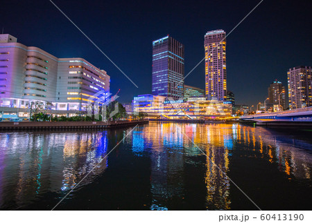 日本の横浜都市景観 横浜ベイクォーターなどを望む 60413190