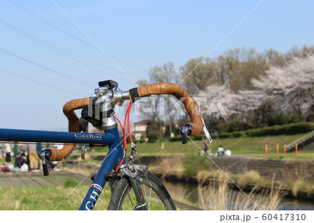 ロードバイクの桜見 ロードバイクの桜見 60417310