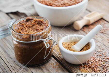 Jar of raw paste from flax seeds, crushed linseeds 60418061