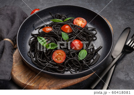 Black spaghetti pasta 60418081